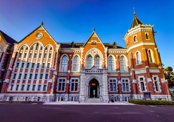 慶應義塾大学