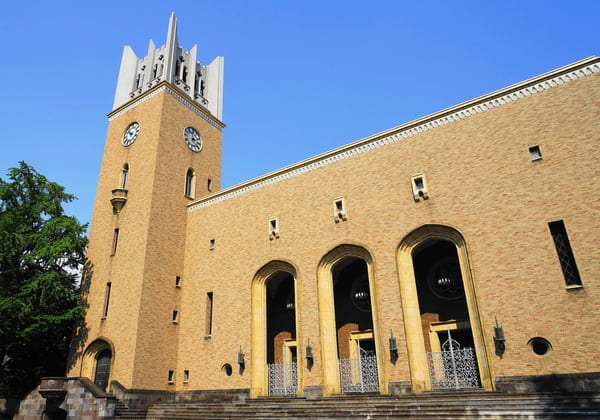 早稲田大学
